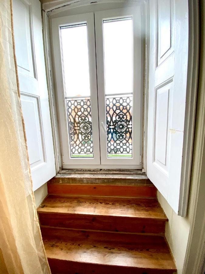 Nature Chiado 2- Cozy Little Double Room With Shared Bathroom リスボン エクステリア 写真